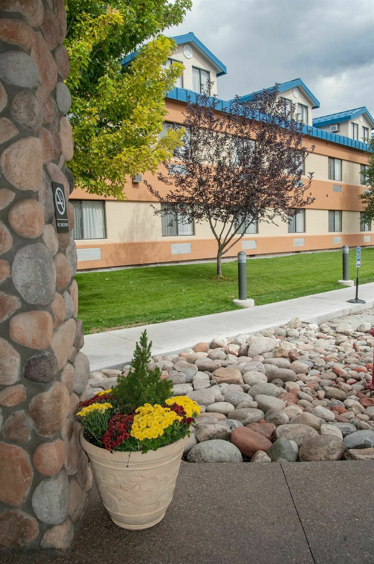 Best Western Plus Eagle Vail Airport Exterior photo